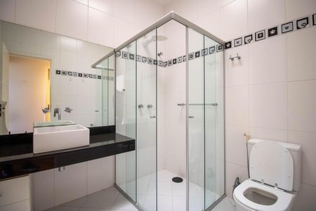 Casa à venda com 700m², 3 quartos e 6 vagasBanheiro Suíte 1