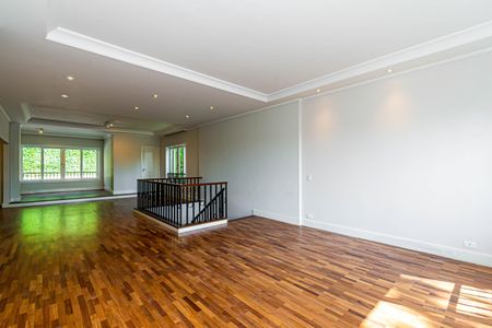 Casa à venda com 700m², 3 quartos e 6 vagasSala 