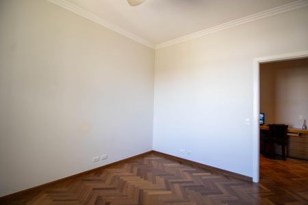 Casa à venda com 700m², 3 quartos e 6 vagasSuíte 2