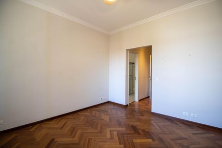 Casa à venda com 700m², 3 quartos e 6 vagasSuíte 1