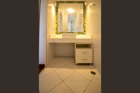 Casa à venda com 700m², 3 quartos e 6 vagasBanheiro Suíte 2