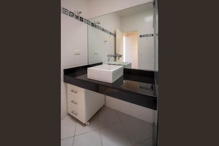 Casa à venda com 700m², 3 quartos e 6 vagasBanheiro Suíte 1