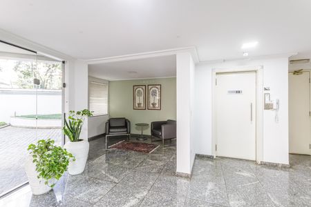 Apartamento à venda com 160m², 3 quartos e 2 vagas Apartamento à venda com 160m², 3 quartos e 2 vagasHall social
