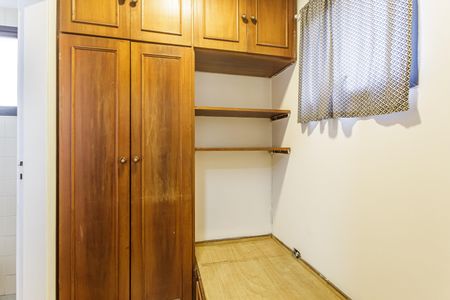 Apartamento à venda com 160m², 3 quartos e 2 vagas Apartamento à venda com 160m², 3 quartos e 2 vagasQuarto de Serviço