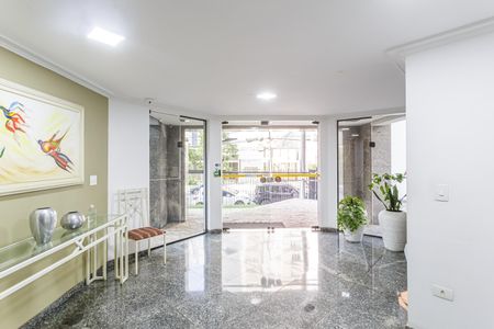 Apartamento à venda com 160m², 3 quartos e 2 vagas Apartamento à venda com 160m², 3 quartos e 2 vagasHall social