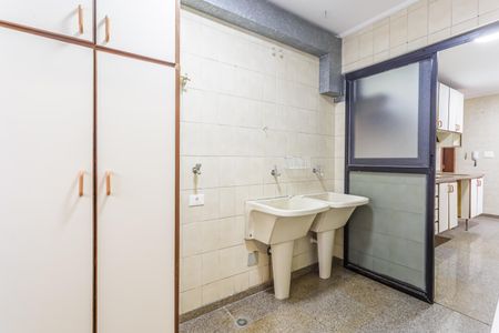 Apartamento à venda com 160m², 3 quartos e 2 vagas Apartamento à venda com 160m², 3 quartos e 2 vagasÁrea de Serviço