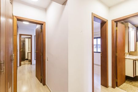 Apartamento à venda com 160m², 3 quartos e 2 vagas Apartamento à venda com 160m², 3 quartos e 2 vagasCorredor