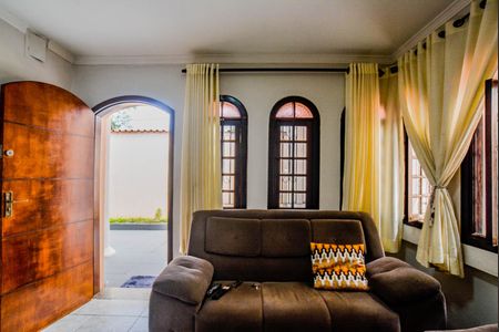 Sala de casa à venda com 4 quartos, 190m² em Vila Vitória, Santo André
