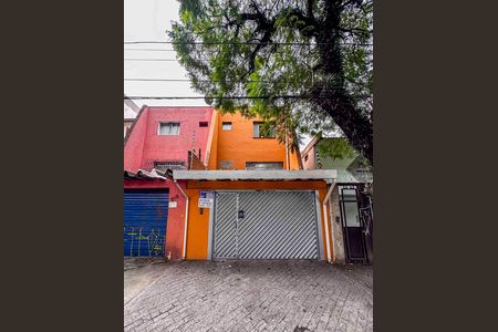 Casa à venda com 95m², 2 quartos e 3 vagas Casa à venda com 95m², 2 quartos e 3 vagasFachada