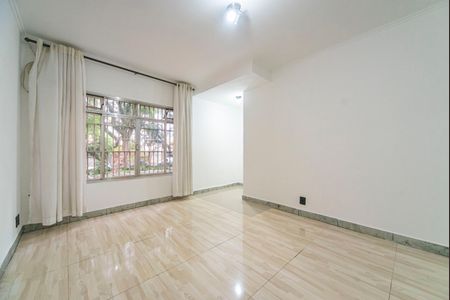 Casa à venda com 95m², 2 quartos e 3 vagas Casa à venda com 95m², 2 quartos e 3 vagasSala