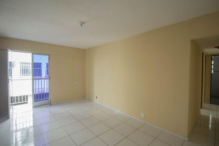 Sala de apartamento para alugar com 2 quartos, 59m² em Mutondo, São Gonçalo