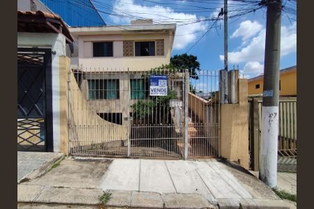 Casa à venda com 216m², 3 quartos e 3 vagasFachada 
