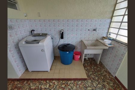 Casa à venda com 216m², 3 quartos e 3 vagasÁrea de Serviço