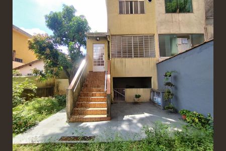 Casa à venda com 216m², 3 quartos e 3 vagasQuintal 