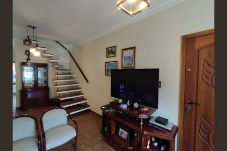 Casa à venda com 216m², 3 quartos e 3 vagasSala 