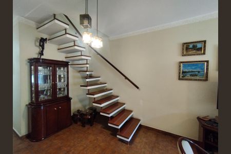 Casa à venda com 216m², 3 quartos e 3 vagasSala 