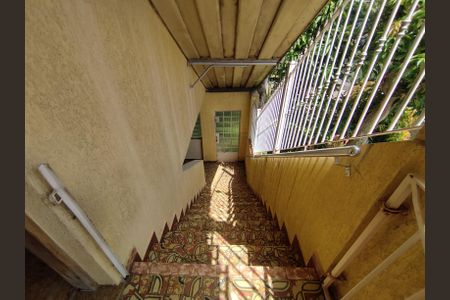 Casa à venda com 216m², 3 quartos e 3 vagasEscada 