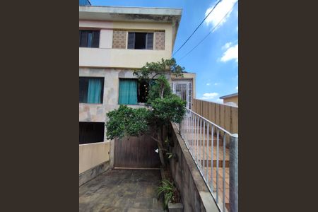 Casa à venda com 216m², 3 quartos e 3 vagasFachada 