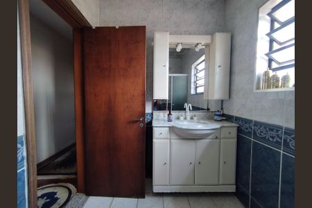 Casa à venda com 216m², 3 quartos e 3 vagasBanheiro - torneira