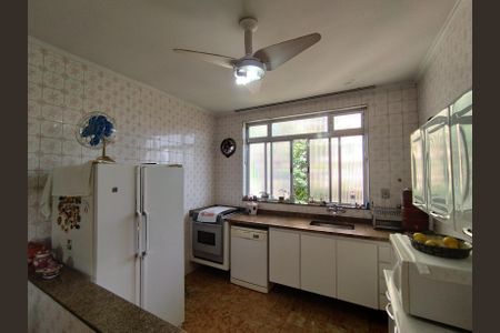 Casa à venda com 216m², 3 quartos e 3 vagasCozinha - Torneira