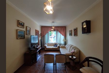 Casa à venda com 216m², 3 quartos e 3 vagasSala 