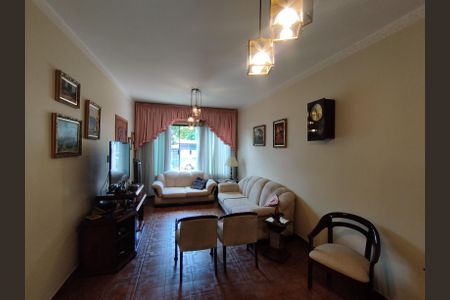 Casa à venda com 216m², 3 quartos e 3 vagasSala 