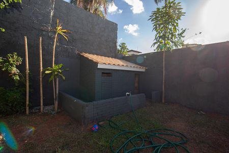 Casa de condomínio para alugar com 350m², 3 quartos e 4 vagas Casa de condomínio para alugar com 350m², 3 quartos e 4 vagasQuintal
