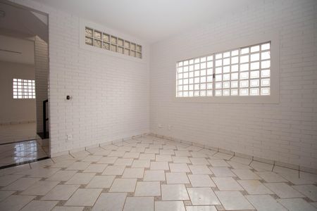Casa de condomínio para alugar com 350m², 3 quartos e 4 vagas Casa de condomínio para alugar com 350m², 3 quartos e 4 vagasSala 2