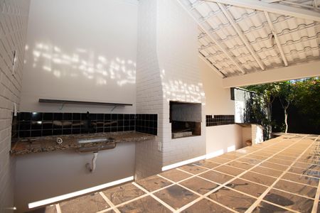 Casa de condomínio para alugar com 350m², 3 quartos e 4 vagas Casa de condomínio para alugar com 350m², 3 quartos e 4 vagasChurrasqueira