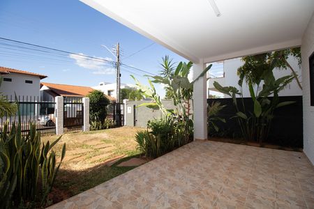 Casa de condomínio para alugar com 350m², 3 quartos e 4 vagas Casa de condomínio para alugar com 350m², 3 quartos e 4 vagasVaranda