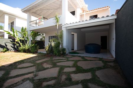 Casa de condomínio para alugar com 350m², 3 quartos e 4 vagas Casa de condomínio para alugar com 350m², 3 quartos e 4 vagasGaragem