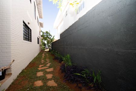 Casa de condomínio para alugar com 350m², 3 quartos e 4 vagas Casa de condomínio para alugar com 350m², 3 quartos e 4 vagasQuintal