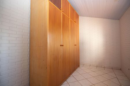 Casa de condomínio para alugar com 350m², 3 quartos e 4 vagas Casa de condomínio para alugar com 350m², 3 quartos e 4 vagasCloset da Suíte