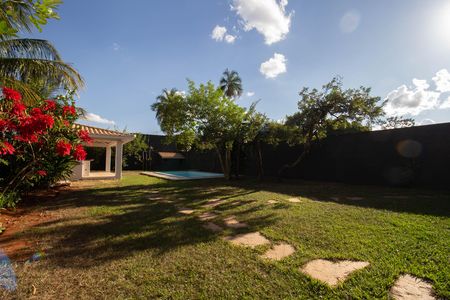 Casa de condomínio para alugar com 350m², 3 quartos e 4 vagas Casa de condomínio para alugar com 350m², 3 quartos e 4 vagasQuintal