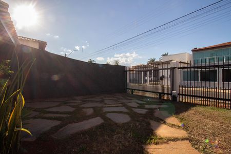 Casa de condomínio para alugar com 350m², 3 quartos e 4 vagas Casa de condomínio para alugar com 350m², 3 quartos e 4 vagasQuintal