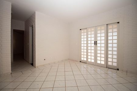 Casa de condomínio para alugar com 350m², 3 quartos e 4 vagas Casa de condomínio para alugar com 350m², 3 quartos e 4 vagasSuíte