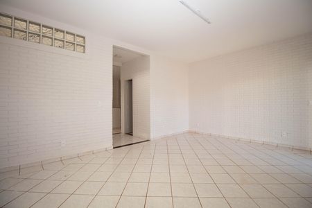 Sala 1 de casa de condomínio para alugar com 3 quartos, 350m² em Condomínio Quintas do Sol, Brasília