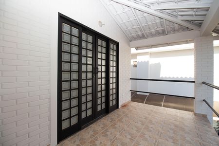 Casa de condomínio para alugar com 350m², 3 quartos e 4 vagas Casa de condomínio para alugar com 350m², 3 quartos e 4 vagasSacada