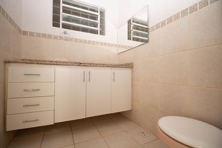 Casa de condomínio para alugar com 350m², 3 quartos e 4 vagas Casa de condomínio para alugar com 350m², 3 quartos e 4 vagasLavabo