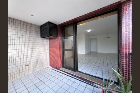 Apartamento para alugar com 160m², 3 quartos e 3 vagasVaranda