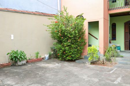Casa à venda com 132m², 3 quartos e 1 vaga Casa à venda com 132m², 3 quartos e 1 vagaEntrada