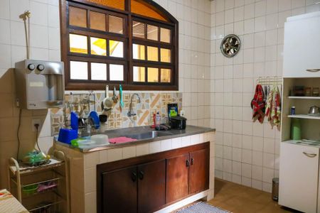 Casa à venda com 132m², 3 quartos e 1 vaga Casa à venda com 132m², 3 quartos e 1 vagaCozinha