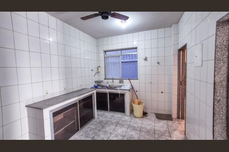 Apartamento para alugar com 80m², 2 quartos e 1 vagaCozinha 