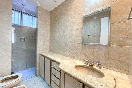 Apartamento para alugar com 235m², 3 quartos e 1 vagaBanheiro