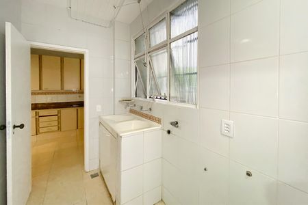 Apartamento para alugar com 235m², 3 quartos e 1 vagaÁrea de Serviço