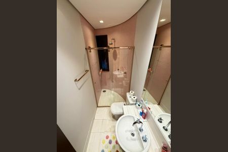 Apartamento à venda com 190m², 3 quartos e 4 vagas Apartamento à venda com 190m², 3 quartos e 4 vagasBanheiro