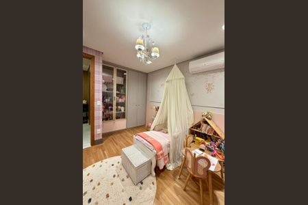 Apartamento à venda com 190m², 3 quartos e 4 vagas Apartamento à venda com 190m², 3 quartos e 4 vagasQuarto