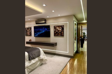 Apartamento à venda com 190m², 3 quartos e 4 vagas Apartamento à venda com 190m², 3 quartos e 4 vagasQuarto