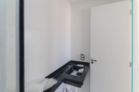 Apartamento para alugar com 33m², 2 quartos e sem vaga Apartamento para alugar com 33m², 2 quartos e sem vagaBanheiro