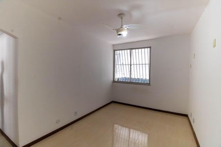Sala de apartamento para alugar com 2 quartos, 55m² em Santa Rosa, Niterói
